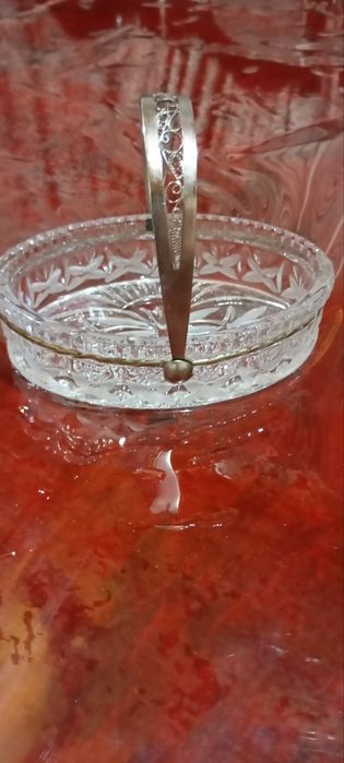 Хрустал сотилади.