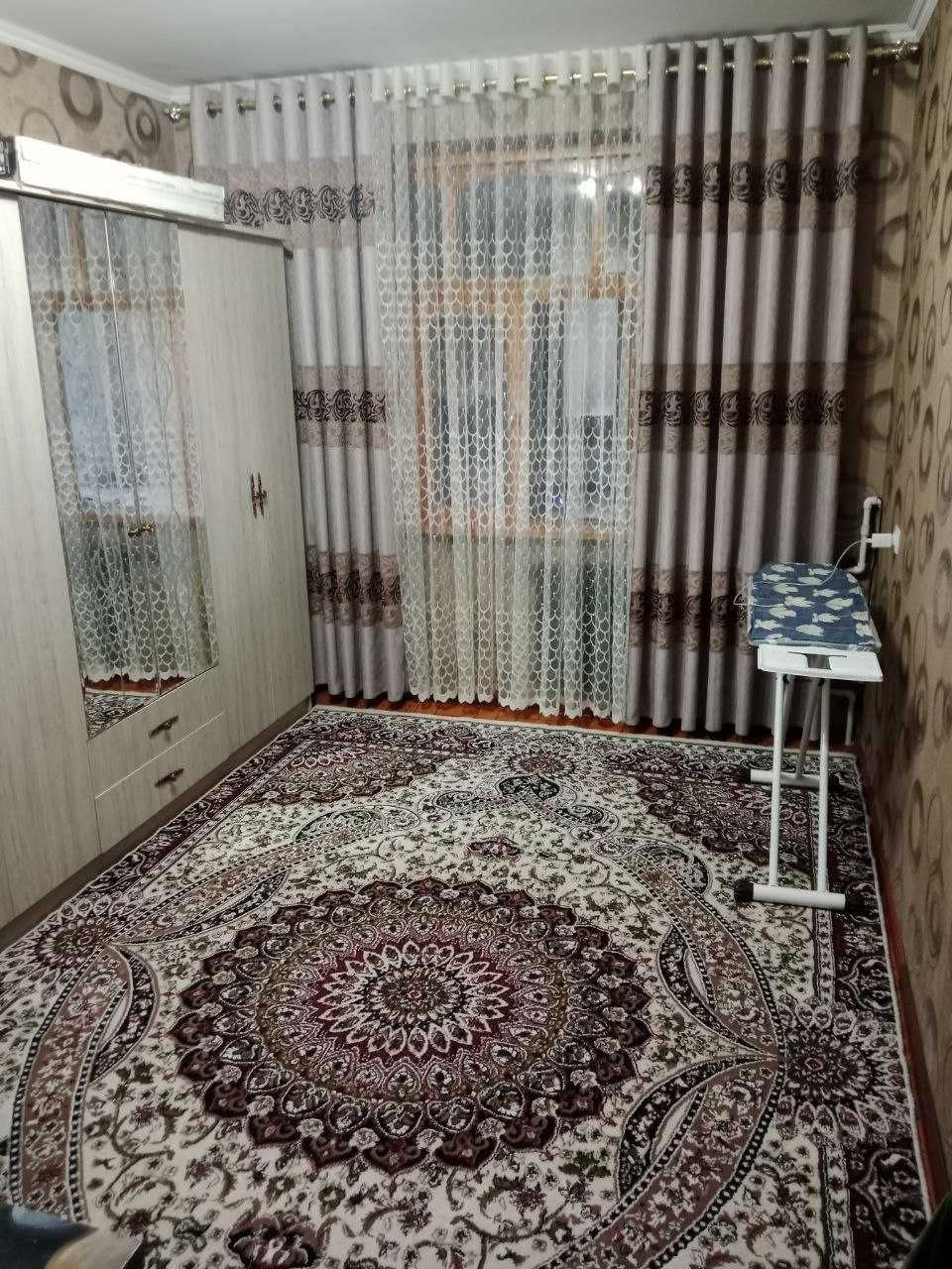 Навоий шахар марказида квартира