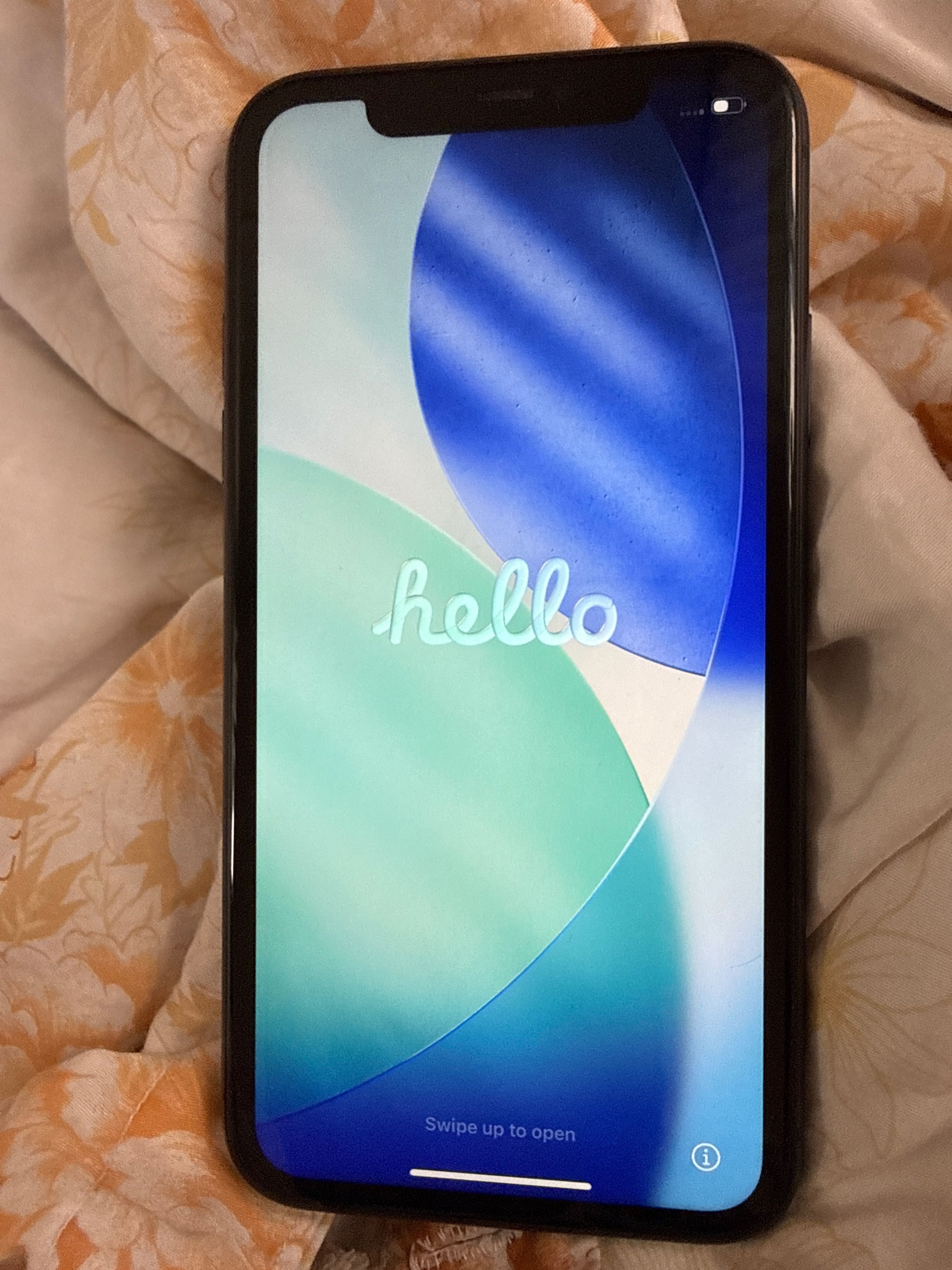 iPhone 11 Black 64GB + зарядно + 5 кейса