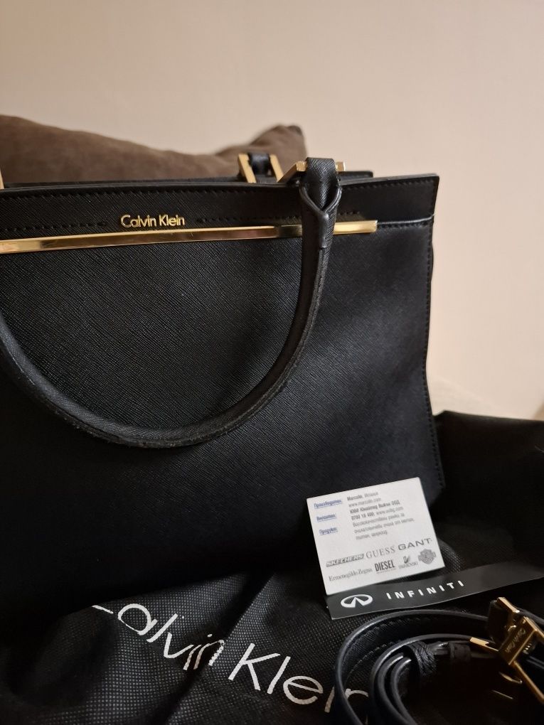 Продавам оригинална  дамски чанта Calvin Klein