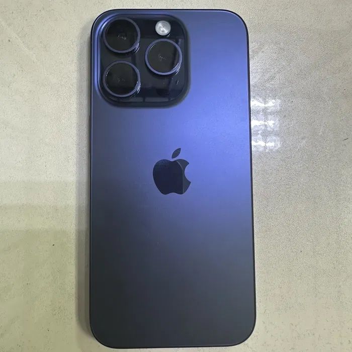 Айфон 15 про почти новый деньги нужны срочно