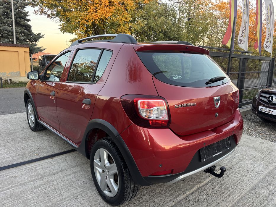 Dacia sandero stepway 0.9tce benzina 2014 90 cp navigatie