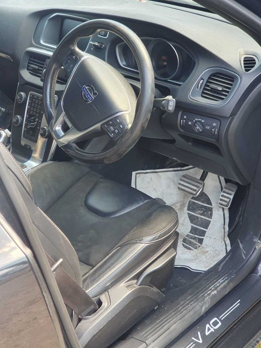 Dezmembrez Volvo V40 R Design 1.6D 2015