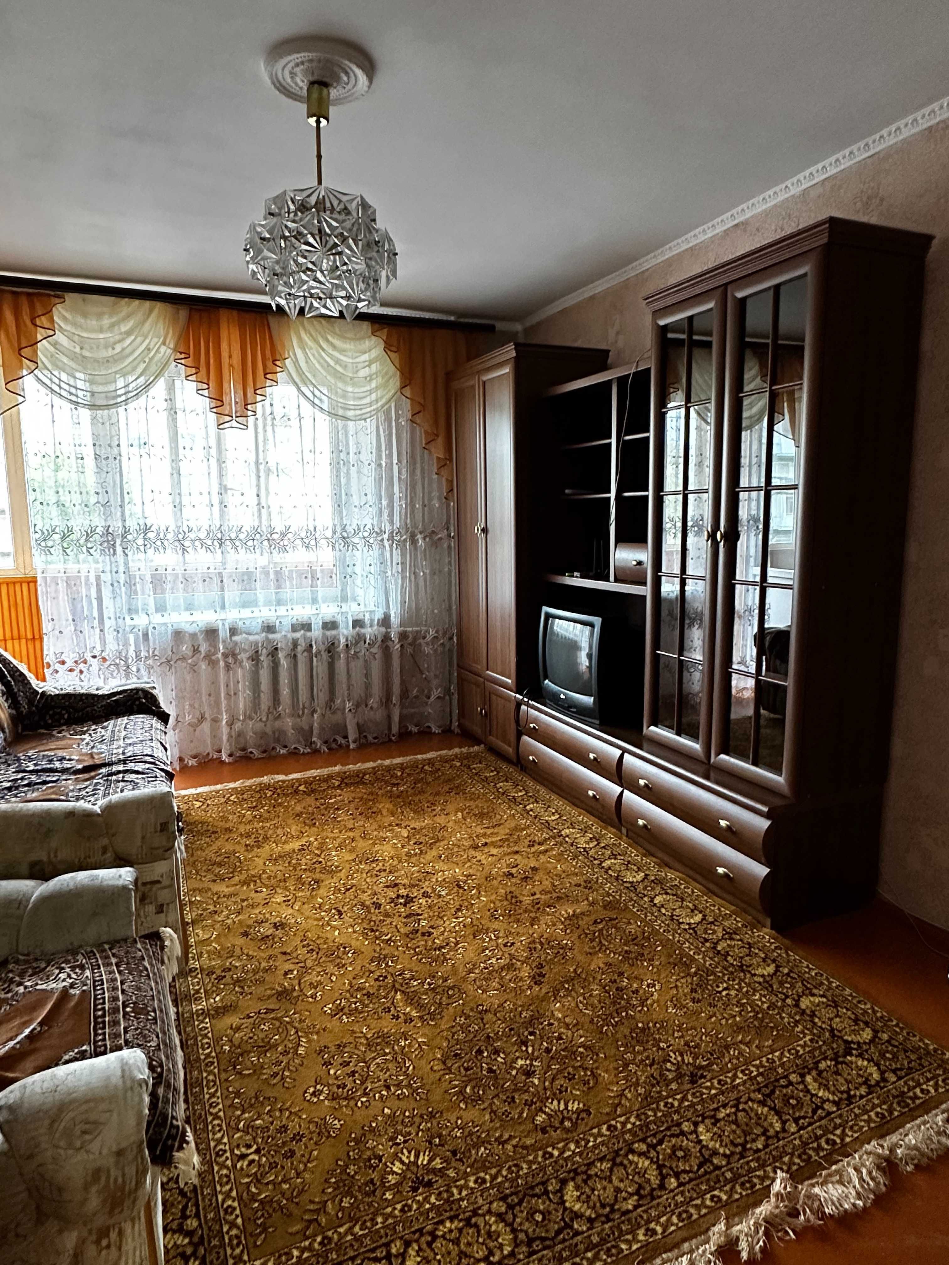 Продам 3-ех комнатную квартиру в 19 - мкр.