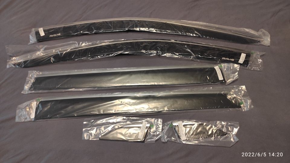 Ветровики Rav4 3 поколения новые