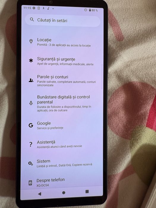 Vand doua telefonae noi