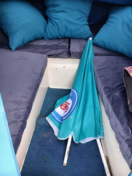 Лодка Кормуран с двигател