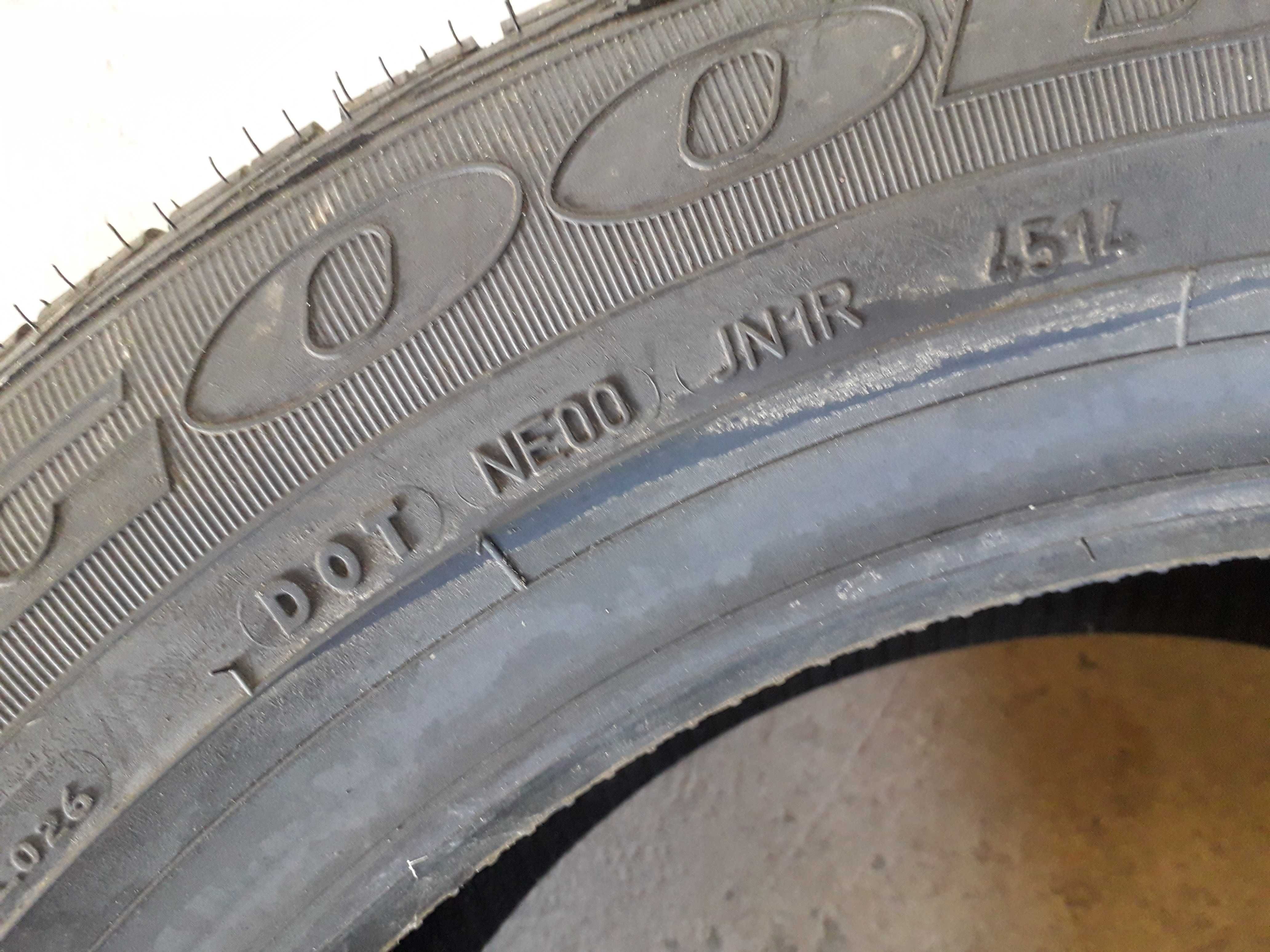 2 Нови летни гуми R17 225/55 GoodYear Excellence * 97W made in Germany