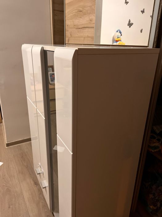 Se vinde dulap biblioteca Alb Lucios