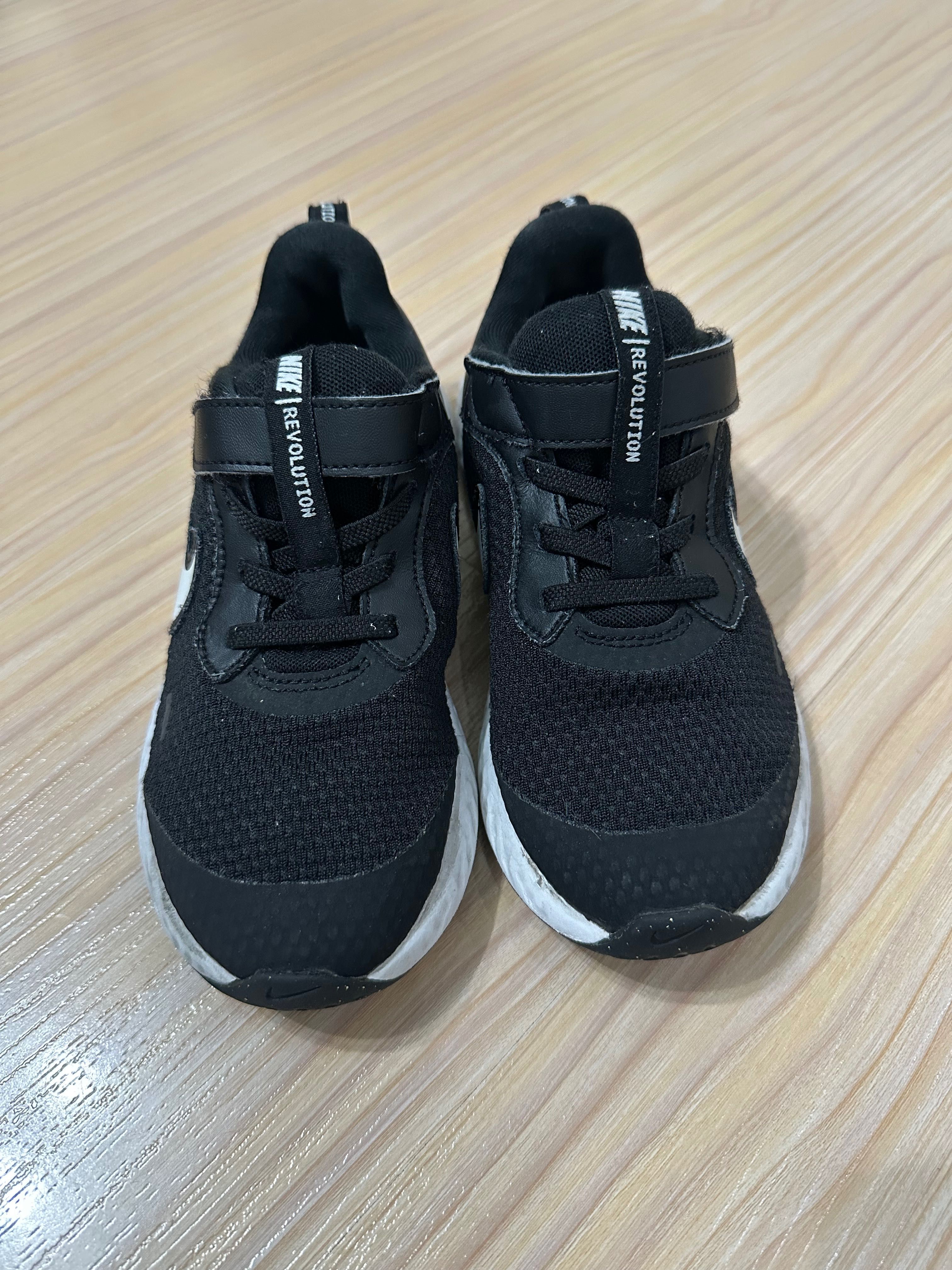 Nike Revolution -  номер 22, 31 и 33,5 - 30 лв