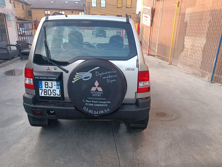 Mitsubishi pajero pinin