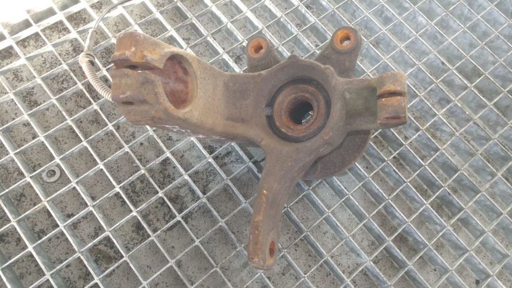 Fuzeta stanga fata ford fiesta 5