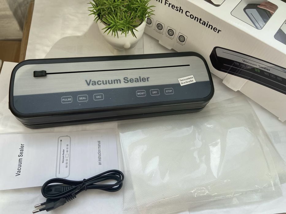 Машина за Вакуумиране и запечатване на храна + комплект вакуумни торби