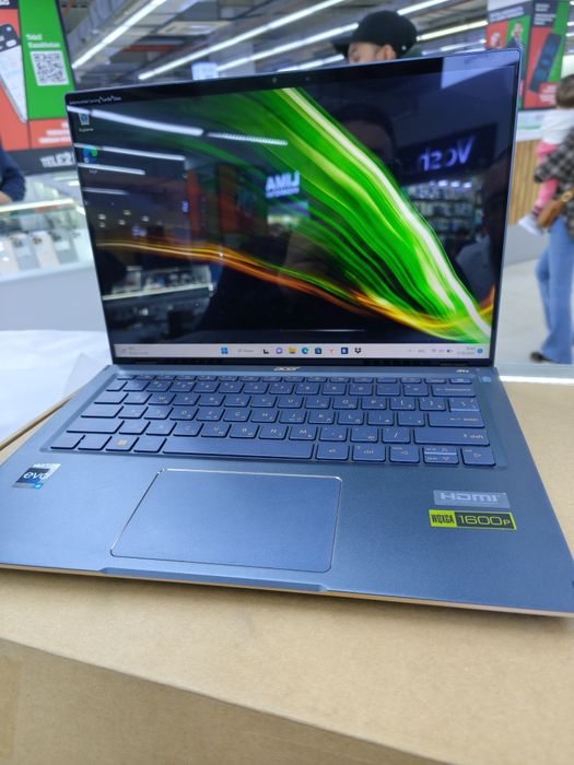 Срочно ноутбук Acer Swift 5 сенсорный