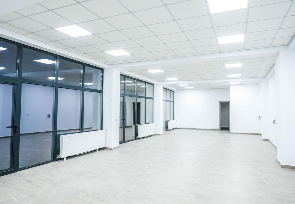 Închiriem Spațiu Et.1,240 m.p.. Zona Amaradia