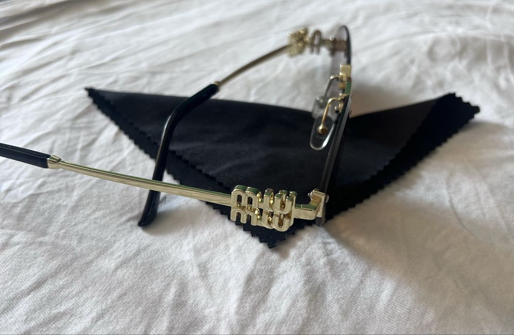 Слънчеви очила MIU MIU
