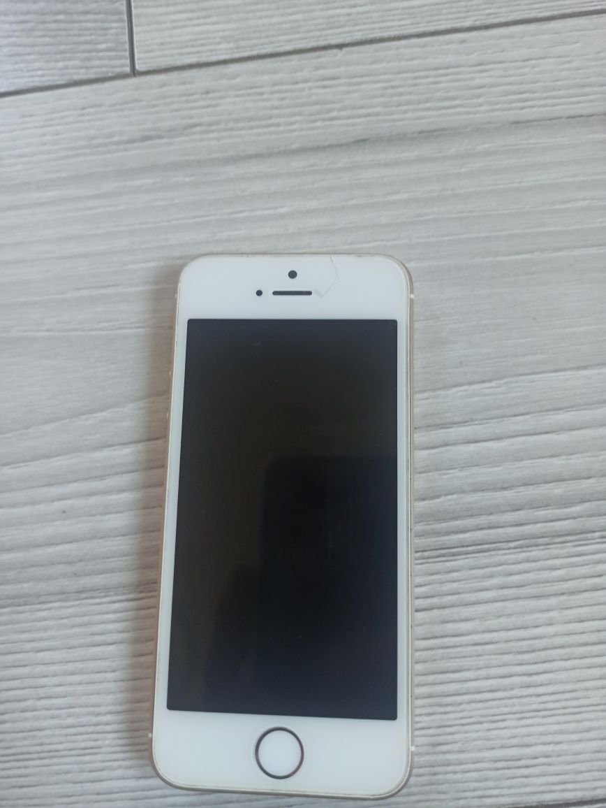 Vând iphone defect