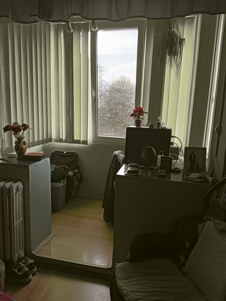 Vind apartament în Sânmartin