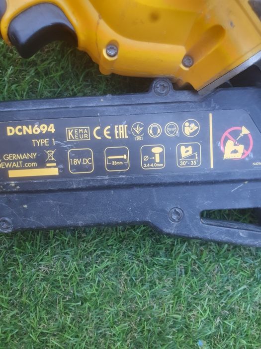 Pistol cuie dewalt dcn 694