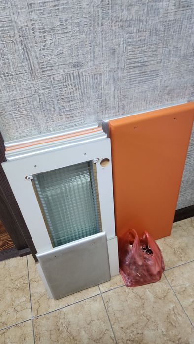 20 та бор.6 полка.Дверцы на кухню продаються.