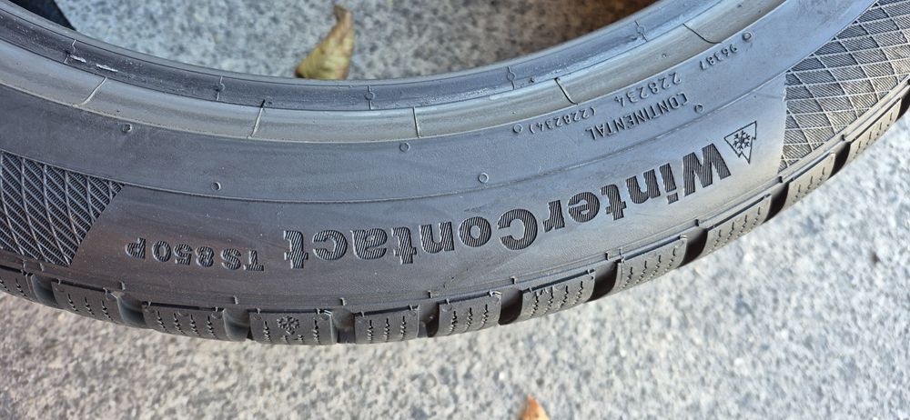 4 anvelope iarna ca si noi, Continental 255/40/19.Pretul este pe buc.