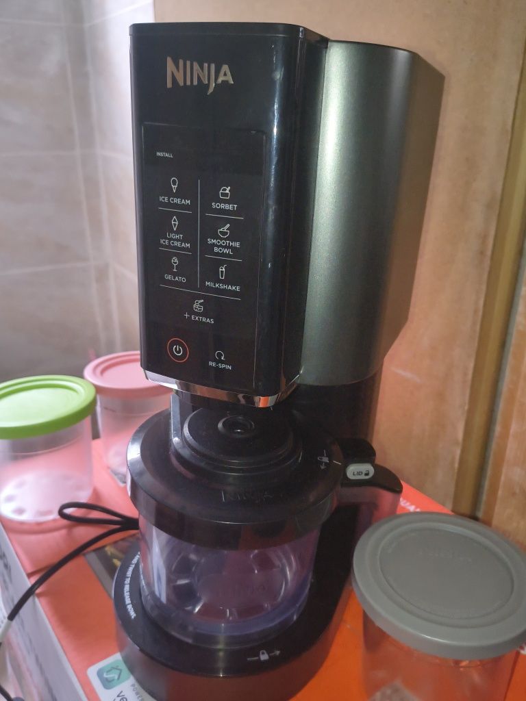 Машина за сладолед Ninja™ CREAMi® 7-в-1