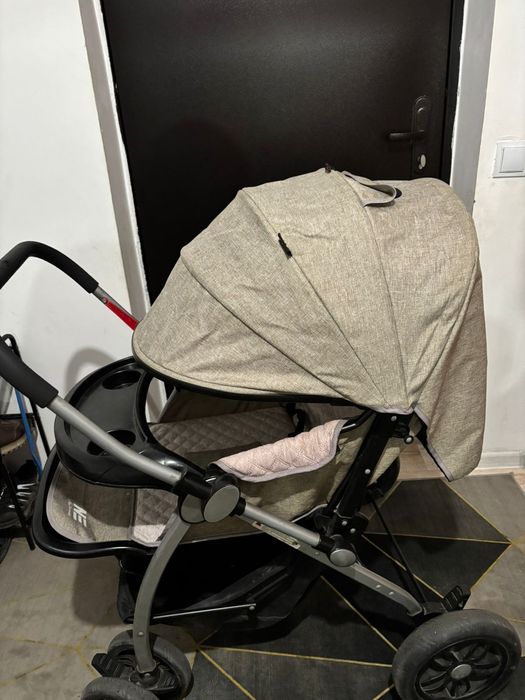 Коляска сатамын. Жағдайы өте жақсы, таза, барлық жері мықты. Бағасы —