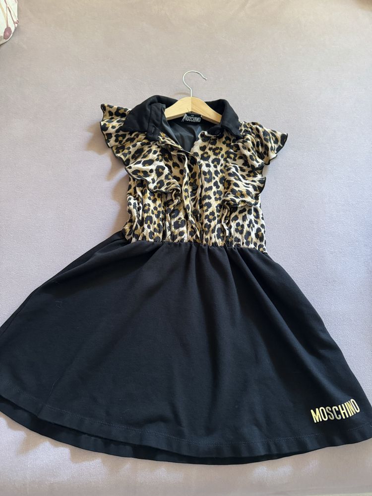 Рокля Moschino 6г