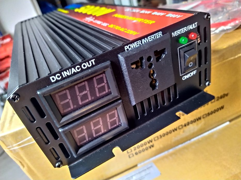 Invertor EASUN cu Undă Sinusoidală Pură DC 12V /AC220V Putere 5000W