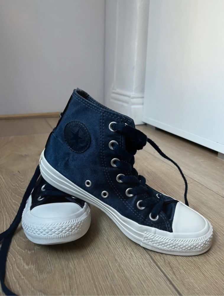 Converse mărimea 36,5