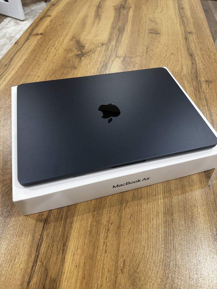 MacBook Air M2 8/256GB 13.6-inch Midnight Blue 98% емкость
