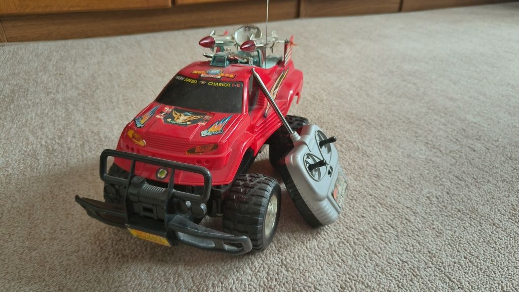 Masinuta monster truck cu radiocomanda