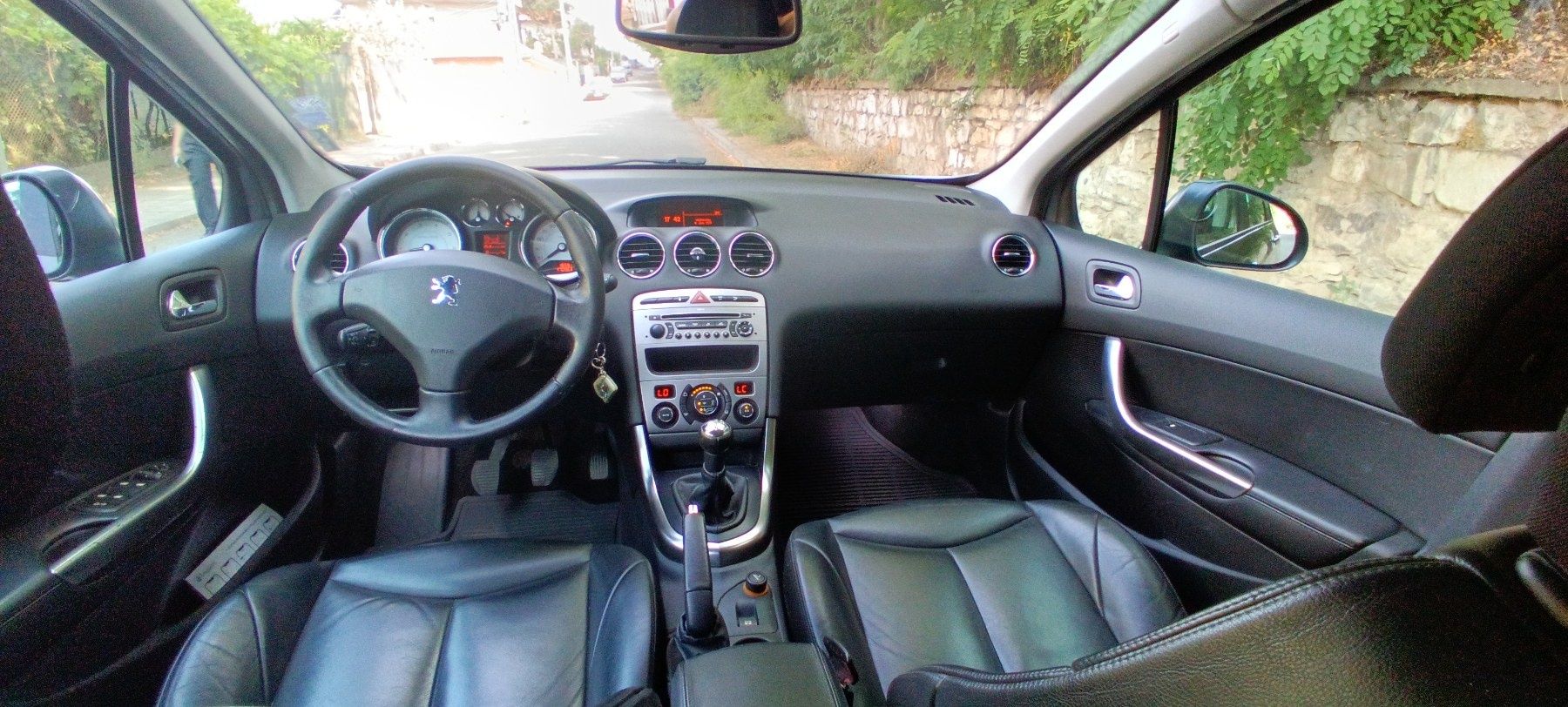 Peugeot 308 SW тъмно сив металик