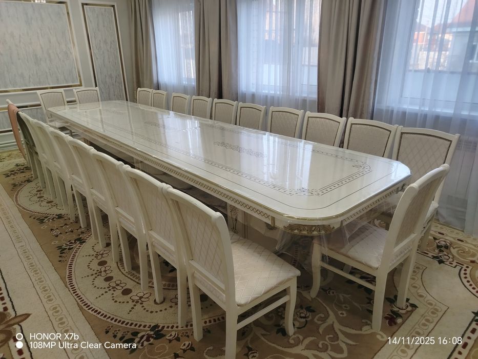 Продам стол гостевой