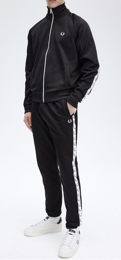 Екип Fred Perry taped track