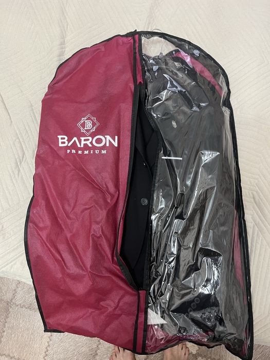 Костюм черный тройка