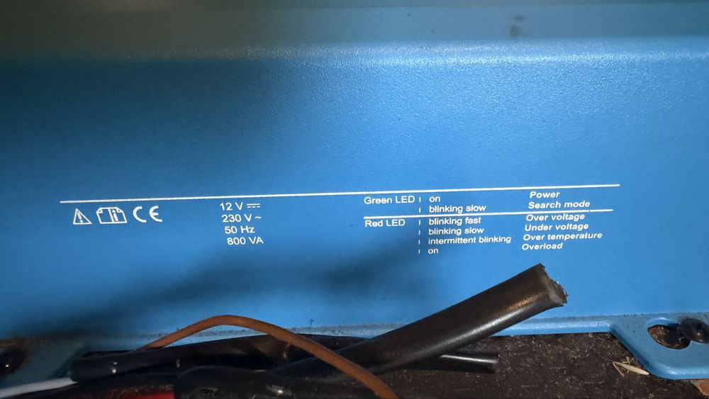 Invertor Victron 12/800 plus dispozitiv inteligent cuplare Baterie