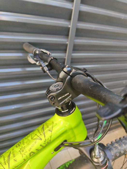 Vând bicicleta merida