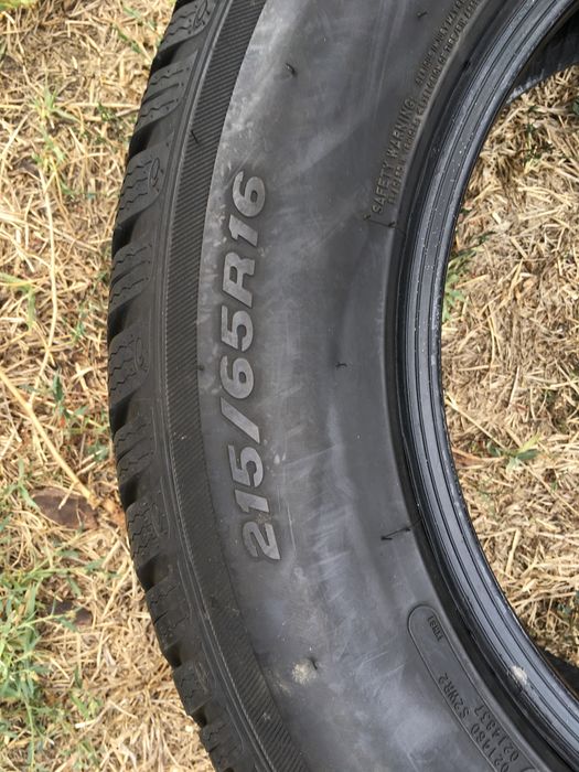 Зимни гуми два беоя 215/65R16 цената е за два броя дот 2119