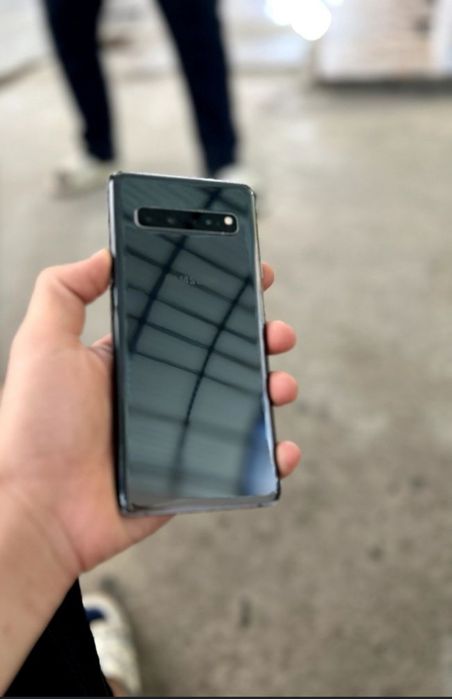 Самсунг S10 5g 256g