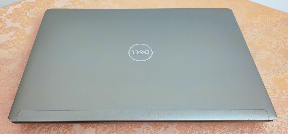 Precision 7550/Core i7-10850H/Quadro T2000/15.6 IPS FHD/16 RAM/512 SSD