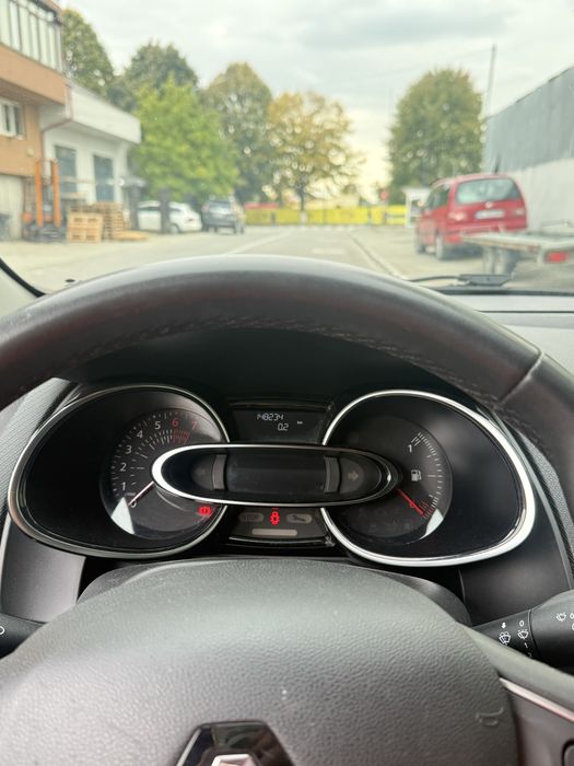 Vand Renault Clio 4 ,motor 0.9 turbo ,modelul Limited !