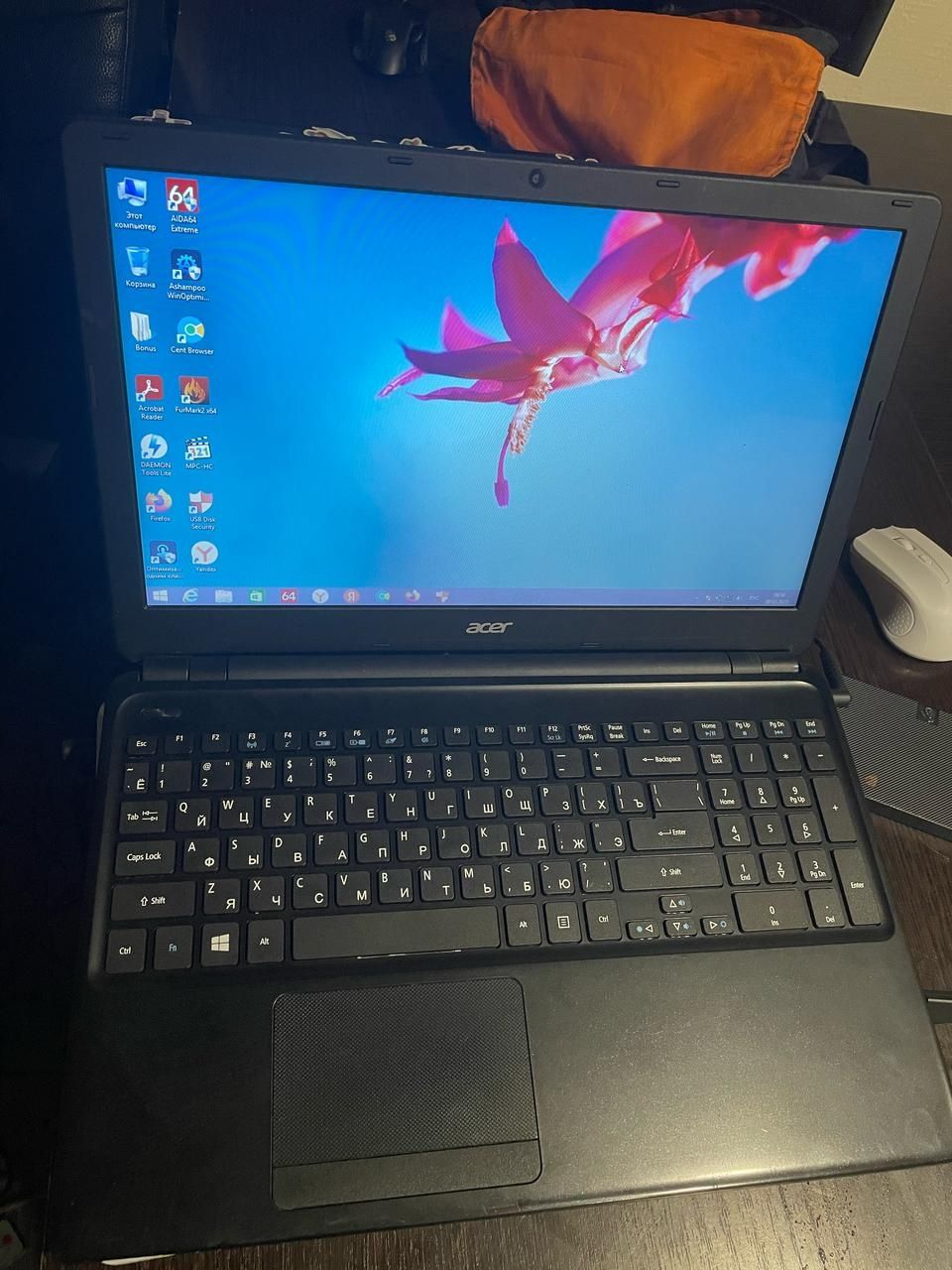 Продам ноутбук Acer core i7 сумка мышка