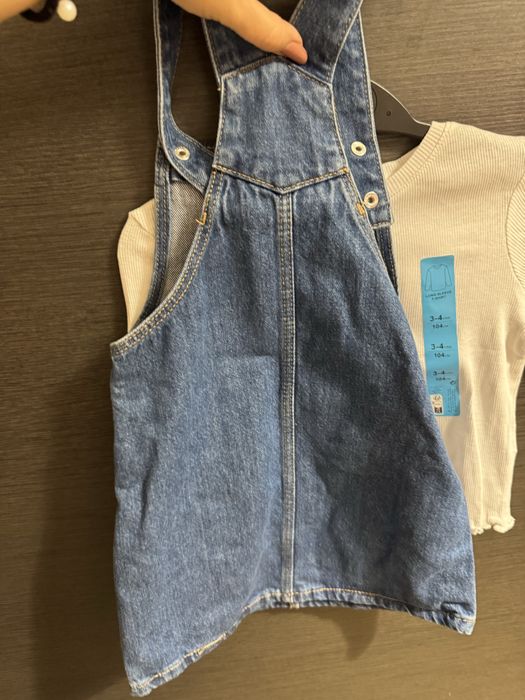 Set rochie de blugi cu bluza marimea 3-4 ani.