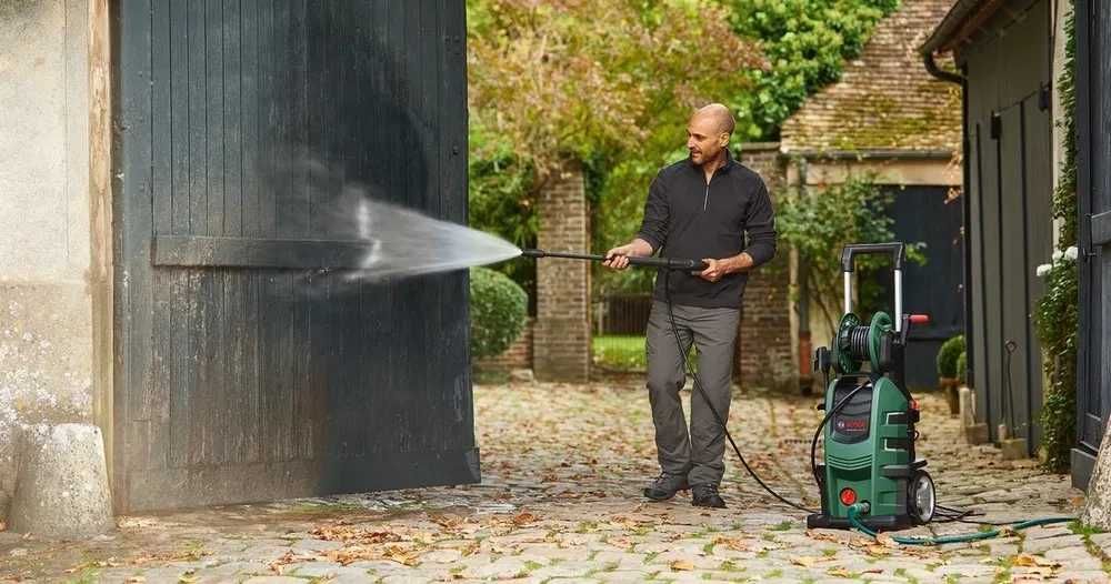 Карчер, мойка высокого давления Bosch Aquatak 135 бар