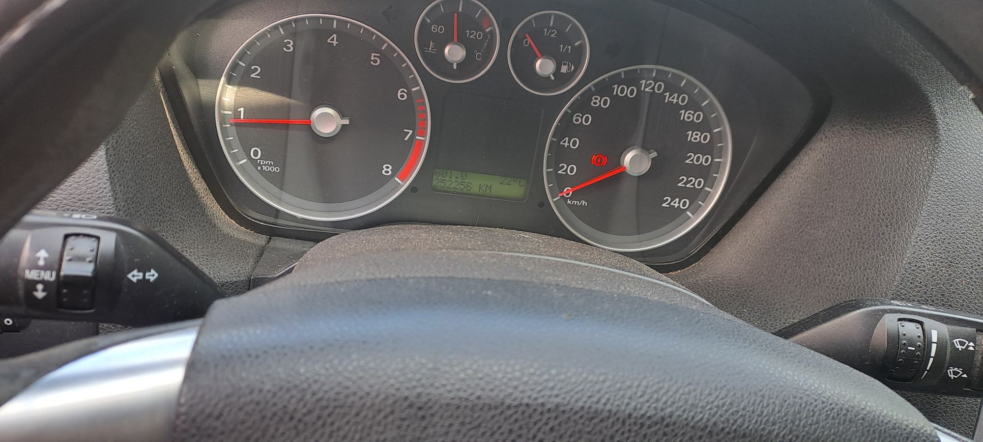 Vând ford focus MK 2,1.6 benzină +GPL