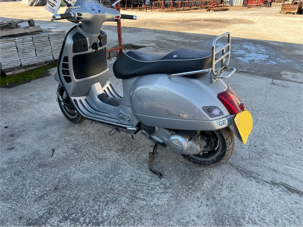 Vespa GTS 300 Super 2013