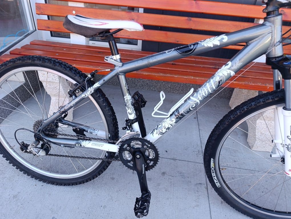 Алуминиев велосипед SCOTT Contessa 26/M
Велосипедът е в отлично технич