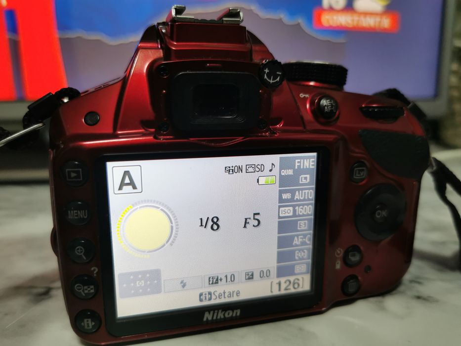 Vând Nikon D3200 24mpx
