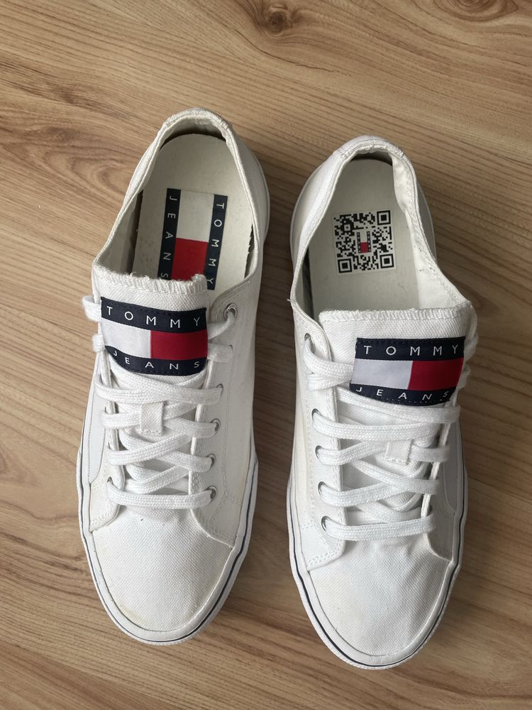 TOMMY HILFIGER / мъжки летни обувки/сникърси 42